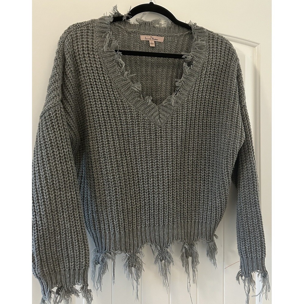 Love Tree Junior Sweater Sz L Charcoal Gray V Neck Frayed Trim Pullover Knit‎